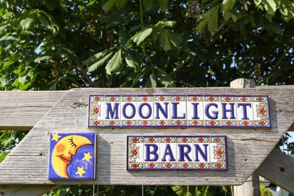 Moonlight Barn Villa Ascot  Exterior photo